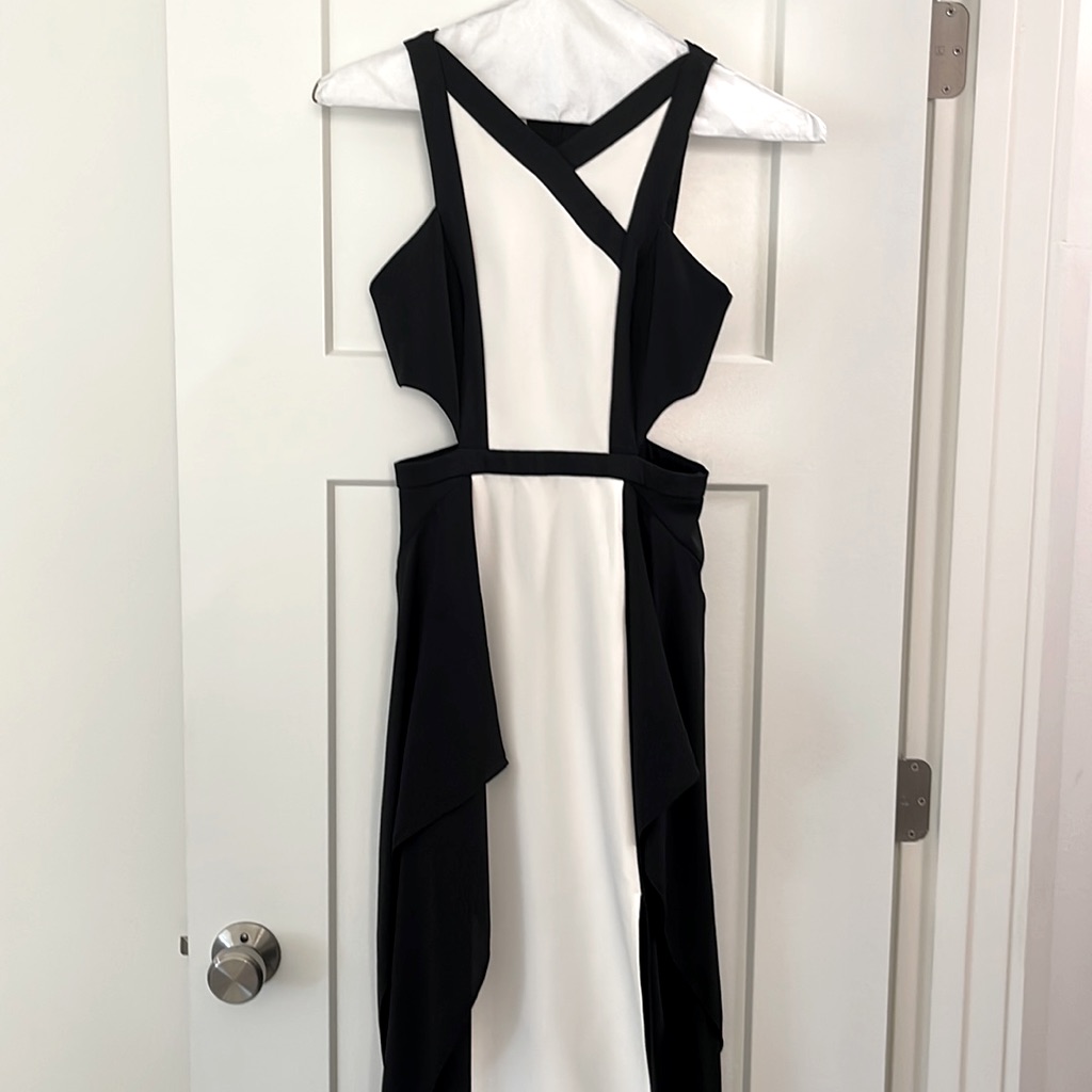 bcbg long black and white dress Shop BCBG MaxAzria clothing and handbags at SilkRoll. Trade with us!